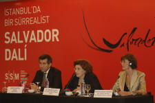 Istanbulda bir Surrealist Salvador Dali Basin Toplantisindan